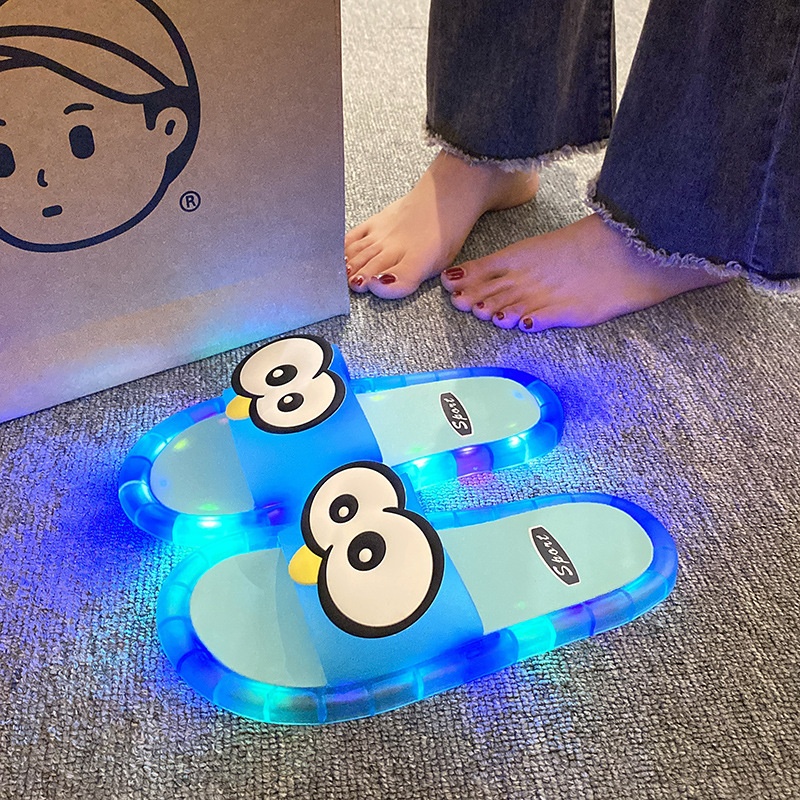 Funny Big Eyes Luminous Slide  - Home Bath ulasan dan harga